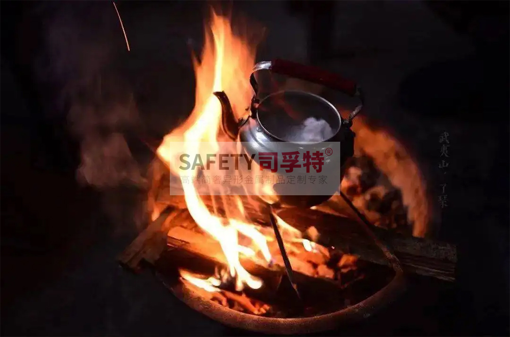 經(jīng)典永不過時(shí)，“圍爐煮茶”掀起新式社交風(fēng)「司孚特圍爐茶桌」(圖1)